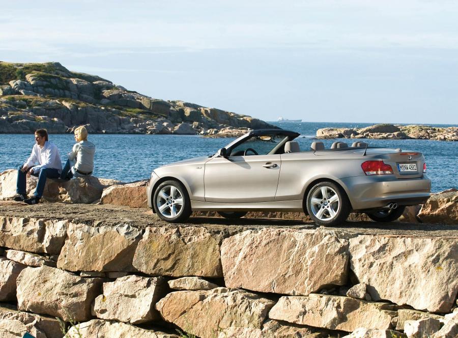  BMW 1-Series Convertible 2011 года  (фото 20 из 69)